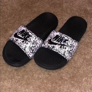 Nike slides